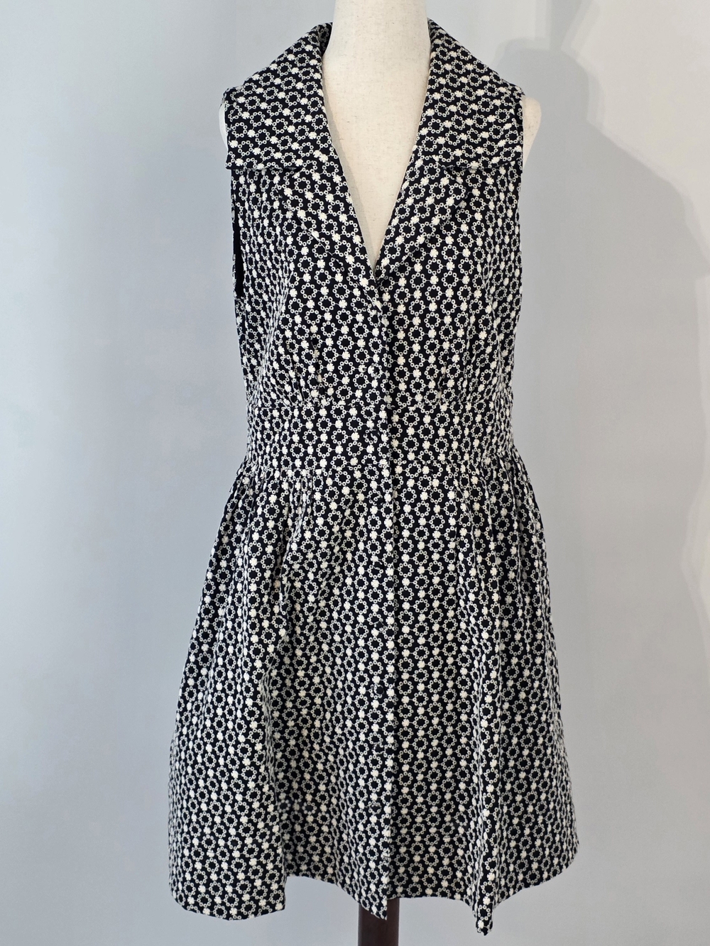 Pomander Place Black & White Sleeveless Collared Fit & Flare Mini Dress Medium
